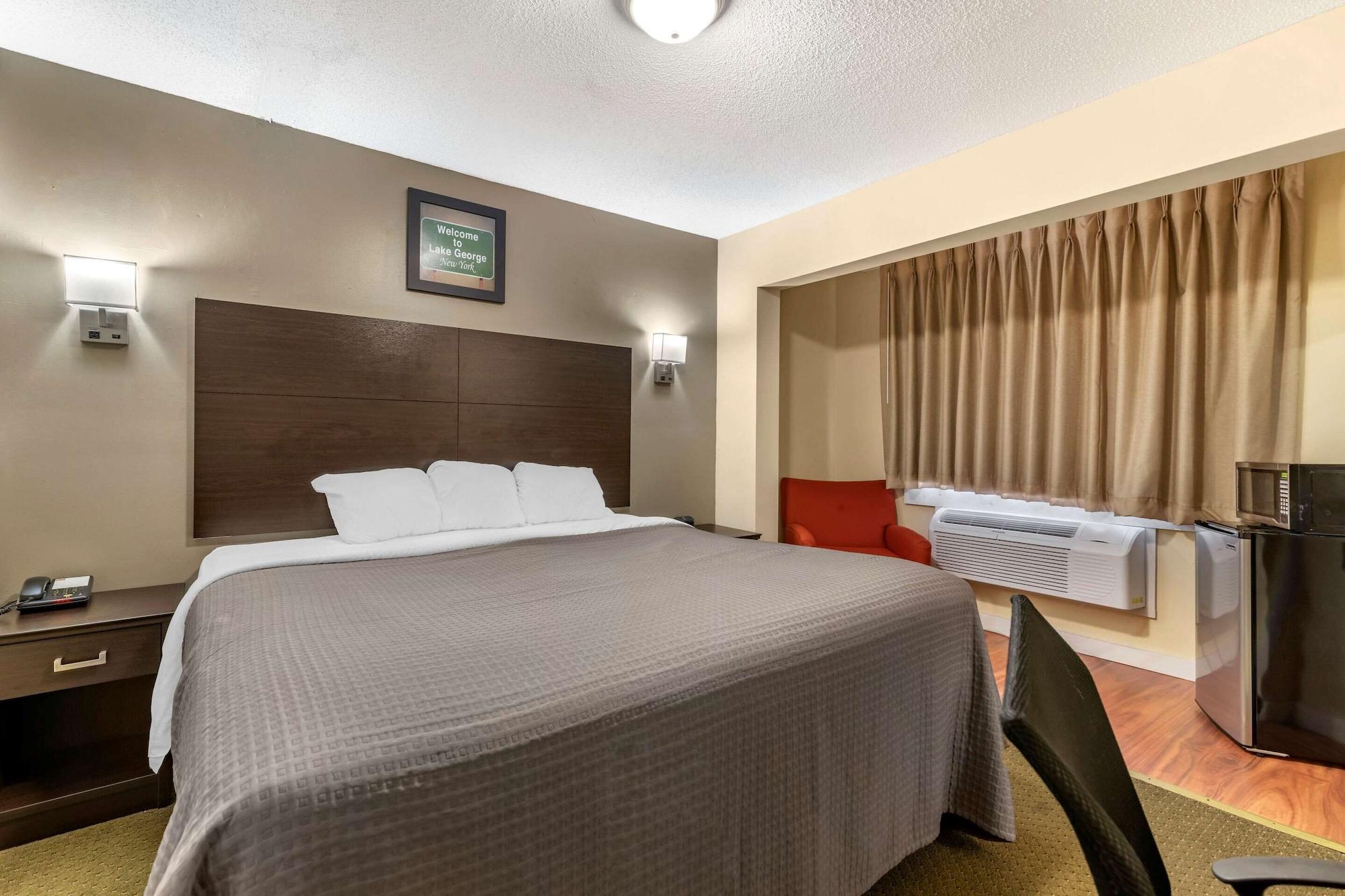 Rodeway Inn Lake George Outlets Экстерьер фото