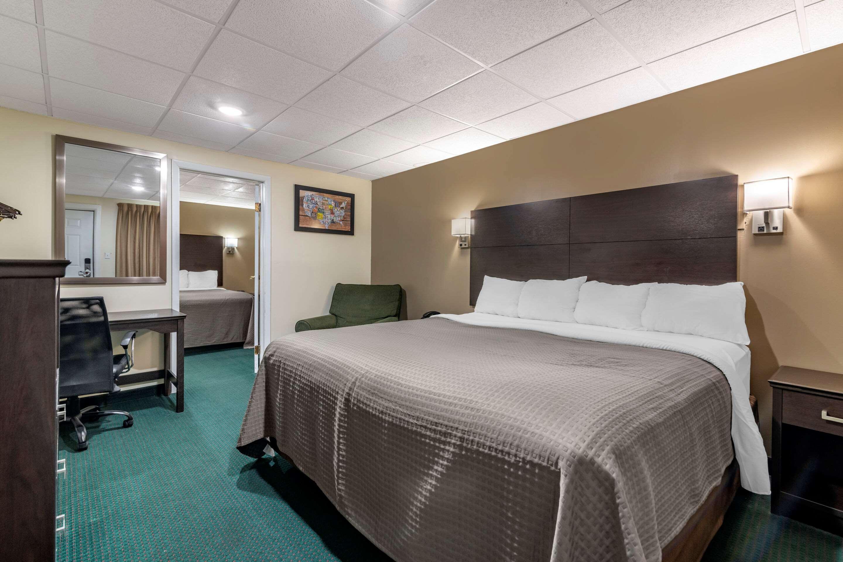 Rodeway Inn Lake George Outlets Экстерьер фото