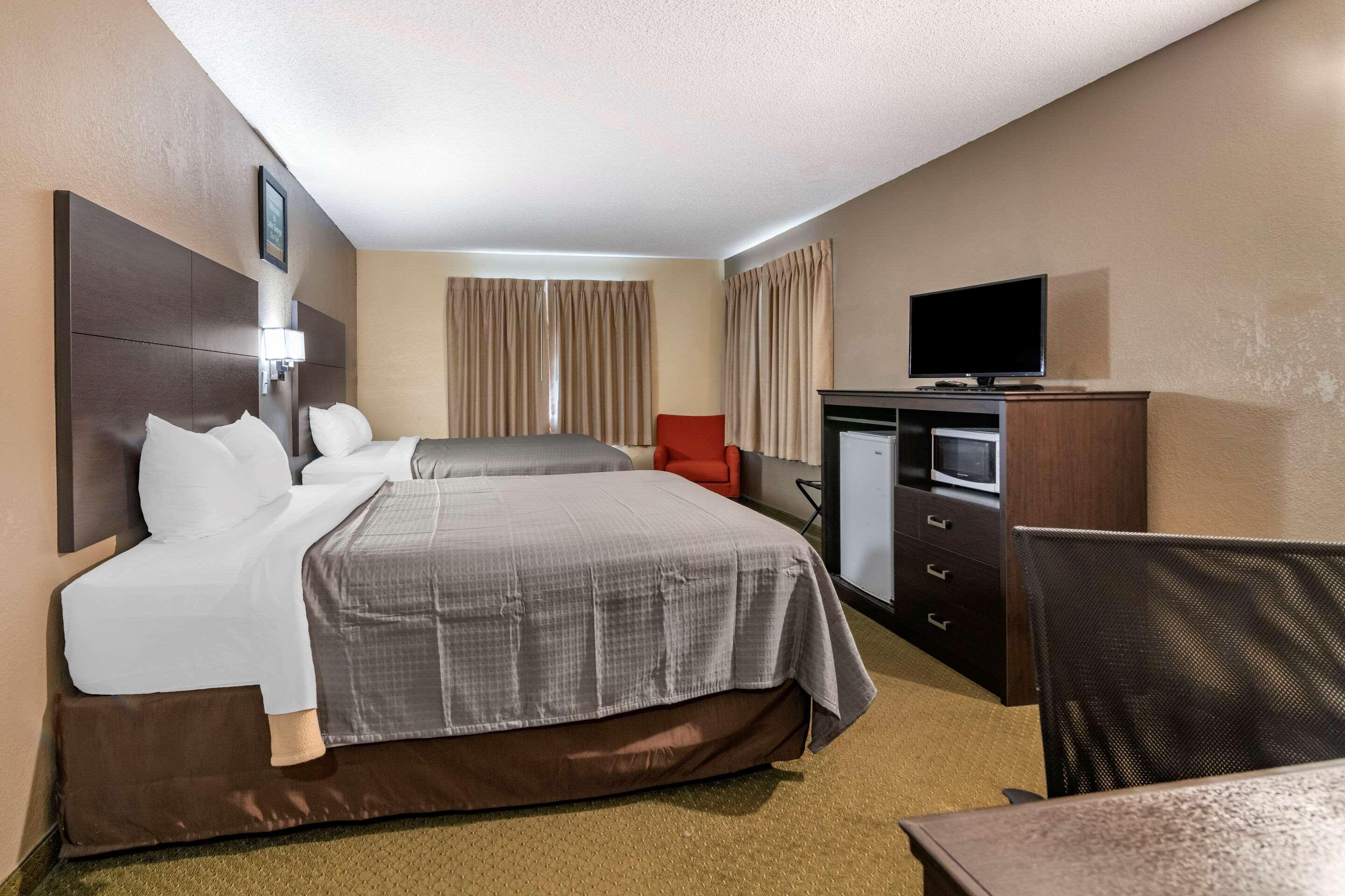 Rodeway Inn Lake George Outlets Экстерьер фото