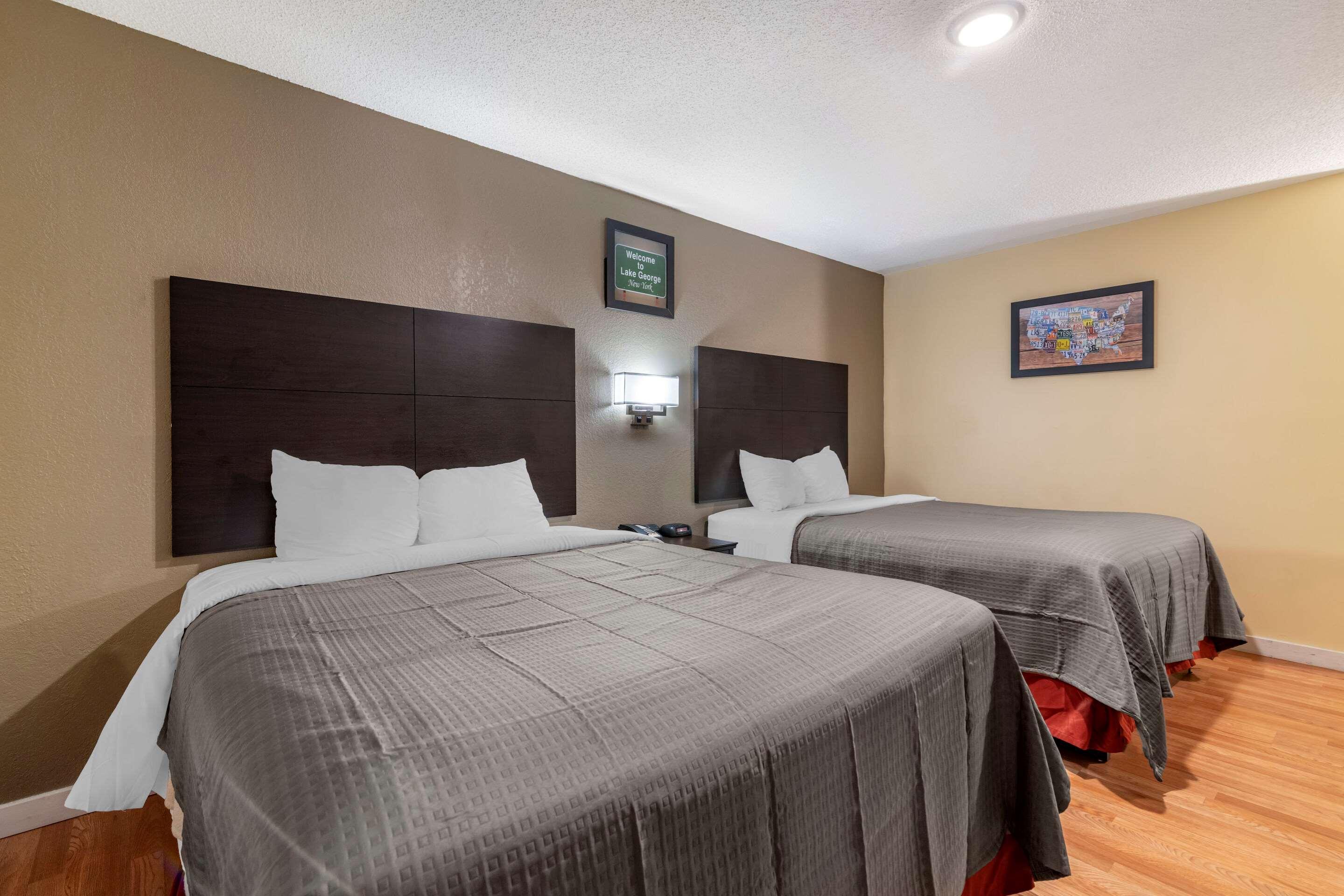 Rodeway Inn Lake George Outlets Экстерьер фото