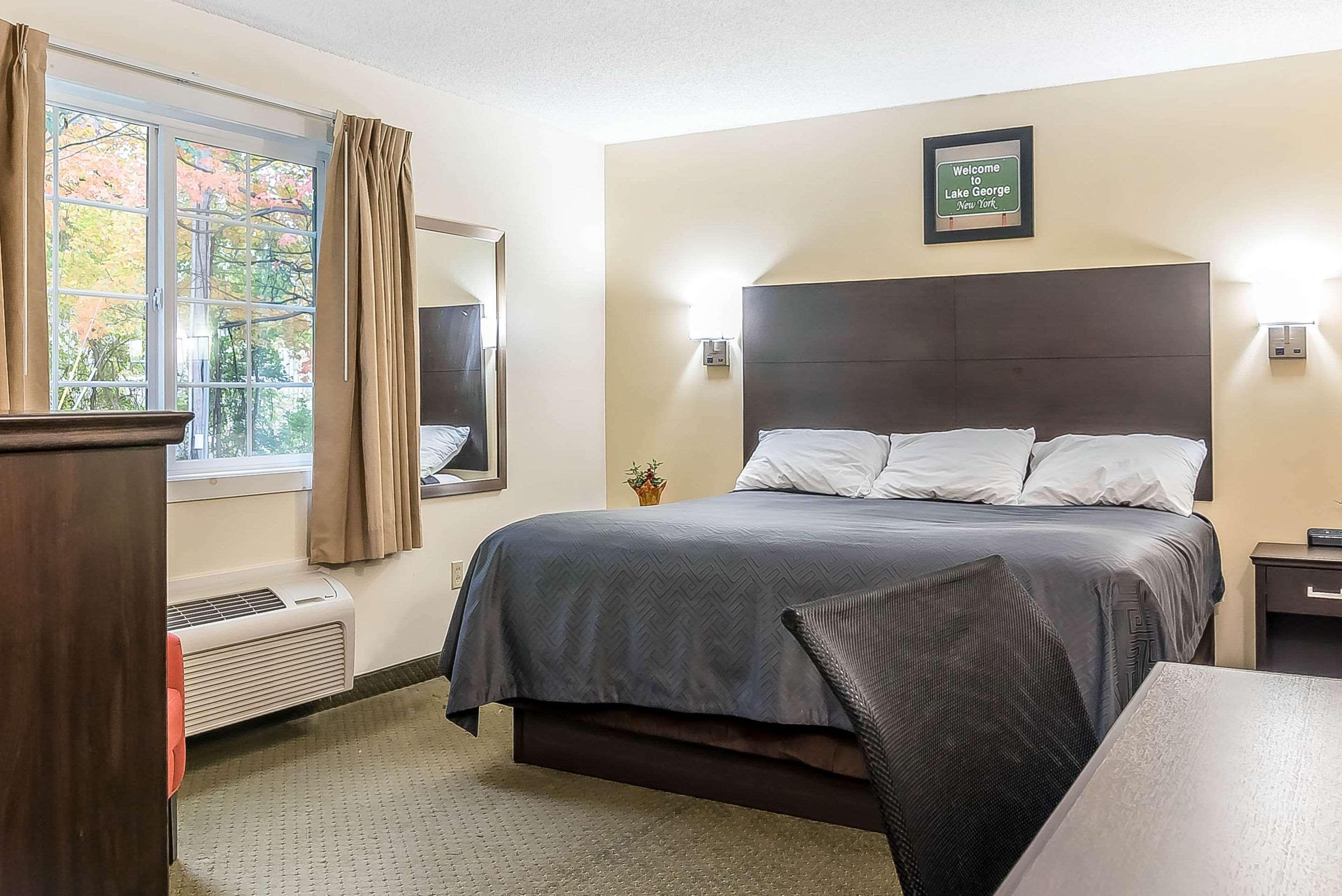 Rodeway Inn Lake George Outlets Экстерьер фото