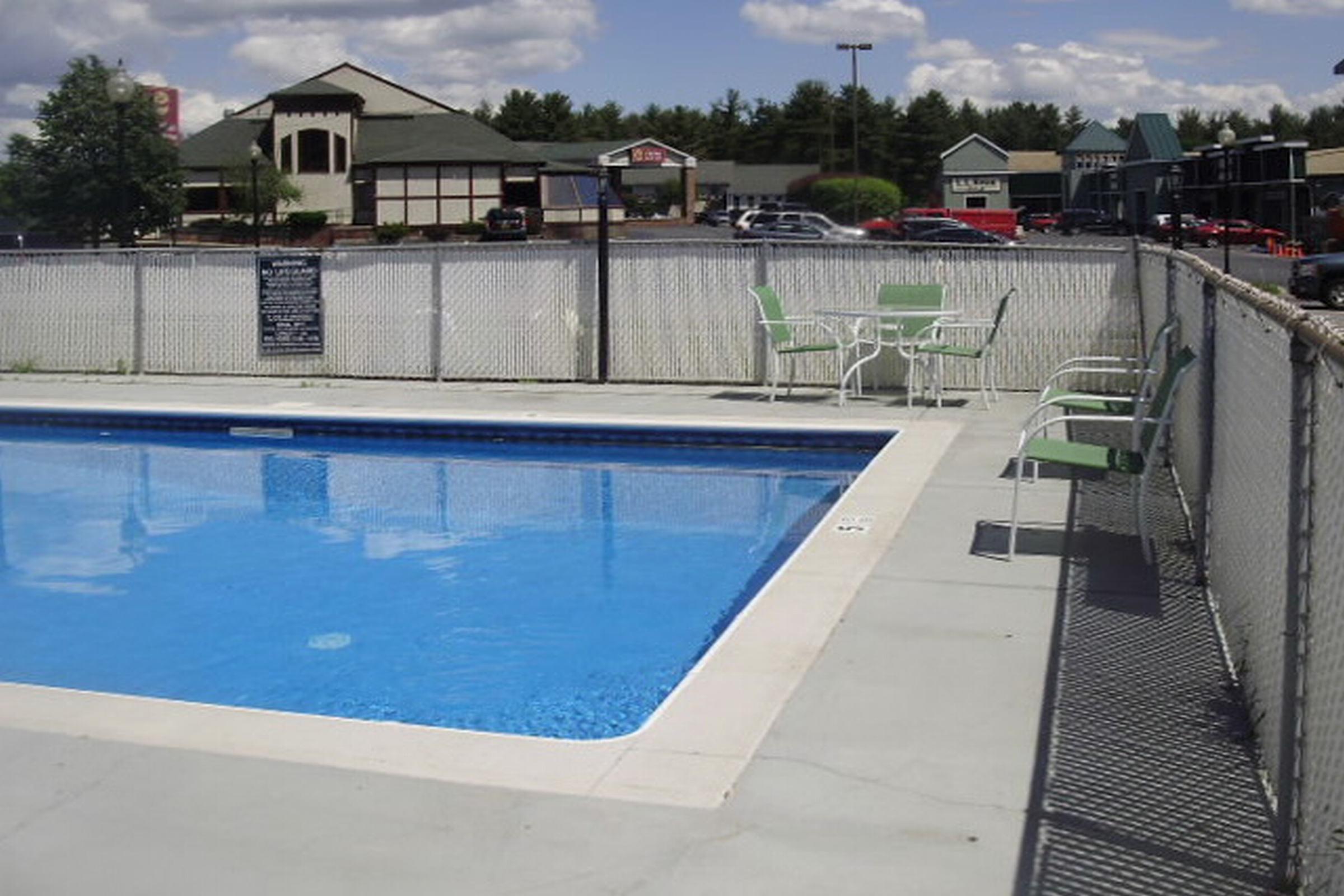 Rodeway Inn Lake George Outlets Экстерьер фото