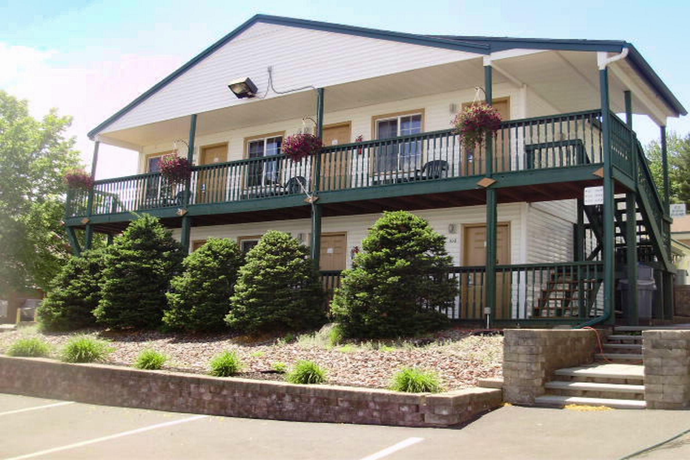 Rodeway Inn Lake George Outlets Экстерьер фото